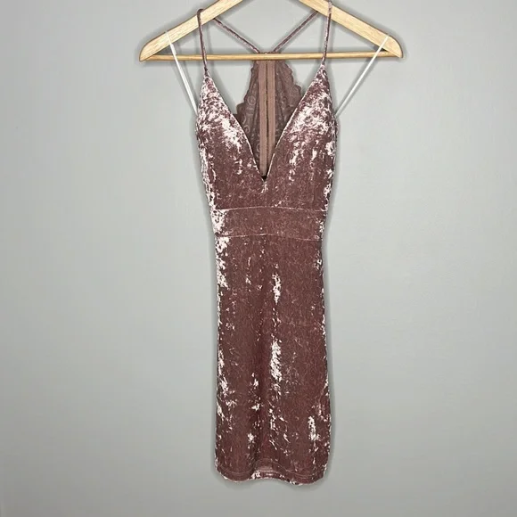G by guess velvet mini dress in mauve women’s size XS - Picture 3 of 8